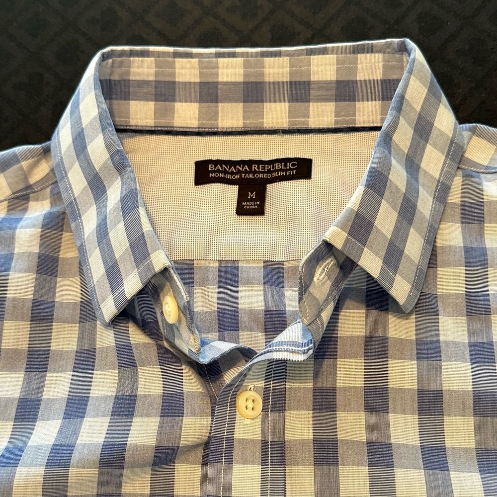 Banana Republic Men’s Non-Iron Dress Shirt - Tailored Slim Fit- Medium